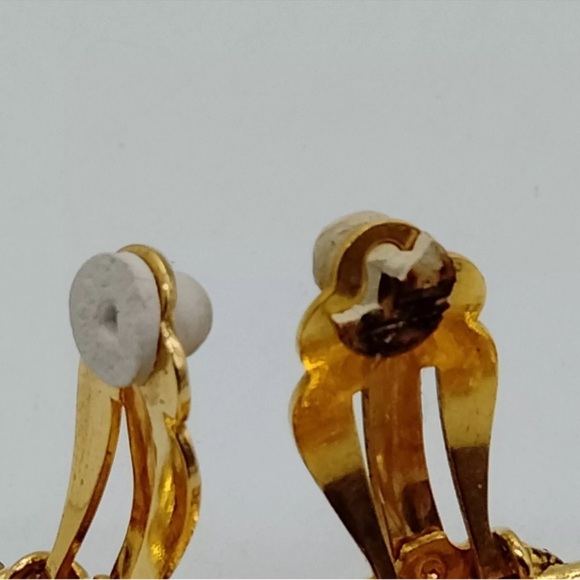 Chanel rare Vintage Clip On Earrings with COA - Picture 8 of 10
